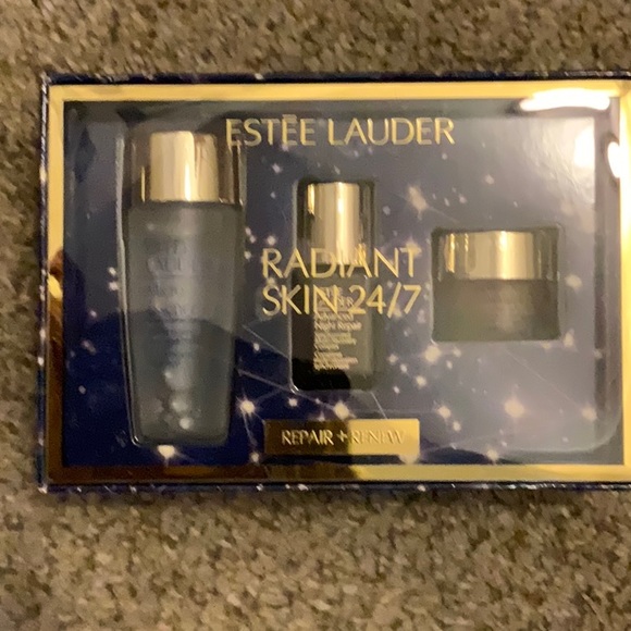 3-Pc. Radiant Skin 24/7 Repair & Renew Set - Picture 2 of 2